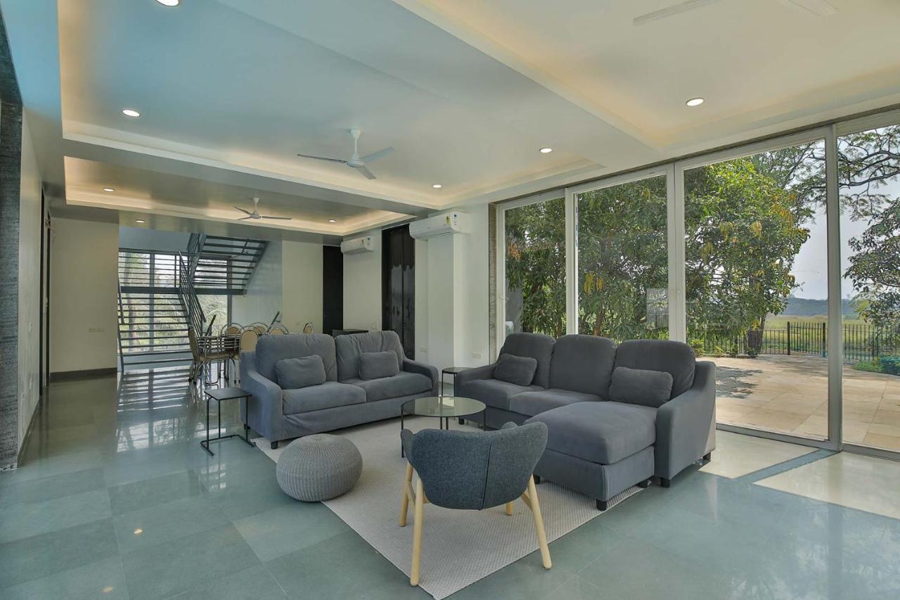 Twilight Grove By Stayvista - Pool- View Villa With Manicured Lawn, Contemporary Interiors & Home Theatre Karjat Buitenkant foto